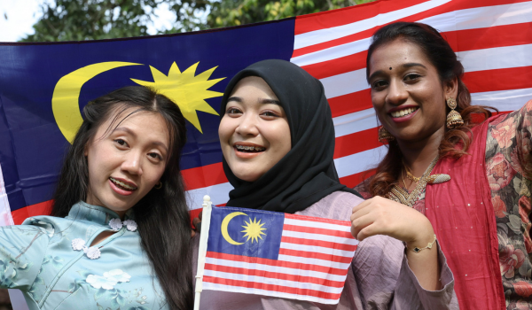 1205 PERPADUAN KAUM