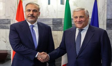 Menteri Luar Itali, Antonio Tajani dan Menteri Luar Turkiye, Hakan Fidan/ AFP