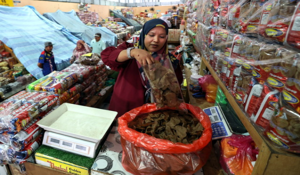 Langkah kerajaan mempercepatkan bayaran balik cukai berjumlah RM4 bilion dijangka memberi kelegaan ketara kepada PMKS/Foto hiasan/BERNAMA
