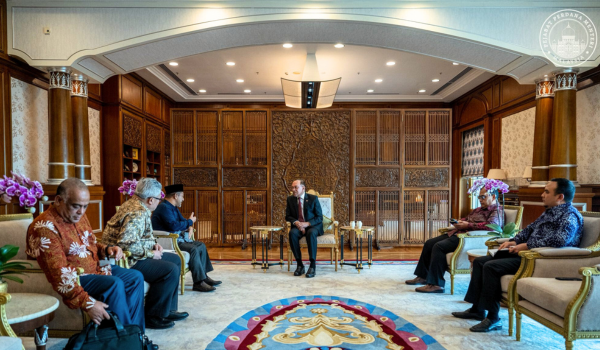 FOTO FB ANWAR IBRAHIM
