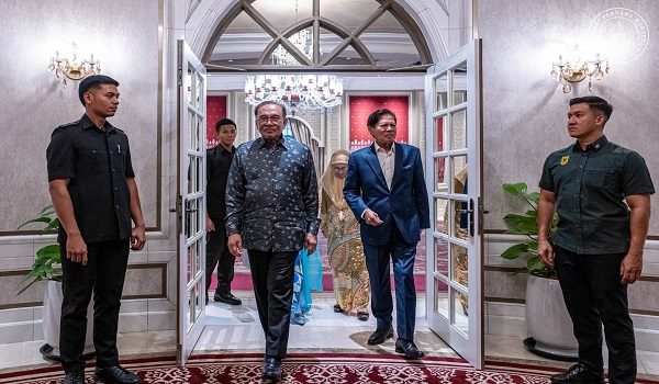 FOTO FB ANWAR IBRAHIM