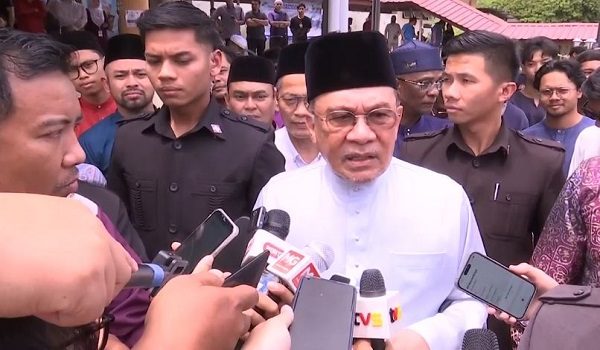 1302 NSL PM TUNGGU SIASAT AZAM BAKI
