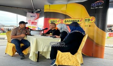 Azizul Annuar Adenan ketika menjadi tetamu program RTM bersempena Sambutan Hari Radio Sedunia@ 0.0 kilometer Telok Melano
