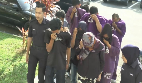 Sepasang suami isteri dihadapkan ke Mahkamah Sesyen Alor Gajah hari ini atas pertuduhan mengabaikan anak kandung mereka / Foto RTM