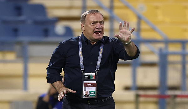 Jurulatih Curacao, Dick Advocaat bakal menjadi memegang status pengendali tertua pada Piala Dunia FIFA 2026./Foto AFP