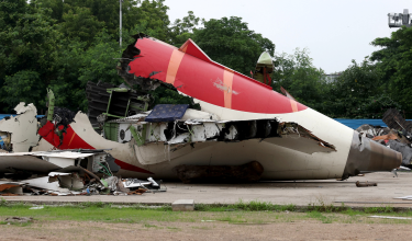 Bangkai pesawat Air India Boeing 787-8 Dreamliner / Foto REUTERS