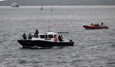 Pencarian mangsa feri karam di Bali masih diteruskan/Foto AFP