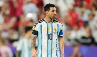 Reaksi Lionel Messi ketika aksi suku akhir Piala Dunia 2026/Foto REUTERS