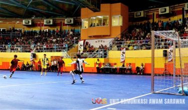Sarawak dan Perak berkongsi satu mata dalam saingan Futsal Lelaki Kumpulan B/Foto UKAS
