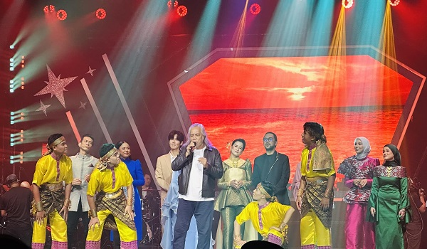 Datuk Ramli Sarip, antara artis yang tampil dalam  Konsert Mestika Asmaraloka di Auditorium Permata Sari, RTM Johor, malam tadi.