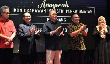 Foto Facebook Menteri Besar Pahang, Datuk Wan Rosdy Wan Ismail
