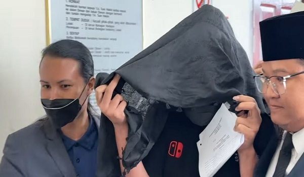 1401 TGN MAHKAMAH JURUJUAL SERUPA WANITA