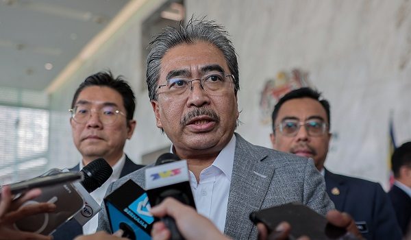 Menteri Pelaburan, Perdagangan dan Industri, Datuk Seri Johari Abdul Ghani/ Foto Bernama