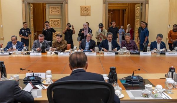 Mesyuarat Kedua Jawatankuasa Pemandu NGCC dipengerusikan Perdana Menteri bagi membincangkan strategi Malaysia hadapi impak tarif AS/Foto Tengku Zafrul