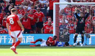 Taiwo Awoniyi mengalami kecederaan ketika cuba menyambut hantaran lintang daripada Anthony Elanga pada minit ke-88 dalam aksi Liga Perdana Inggeris menentang Leicester City di Stadium City Ground, Ahad lalu / REUTERS