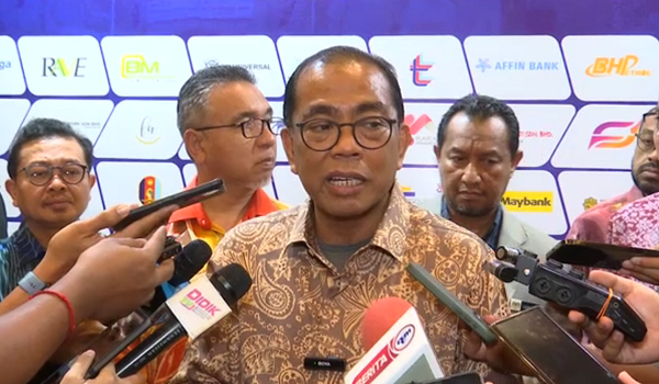 Menteri Pertahanan, Datuk Seri Mohamed Khaled Nordin