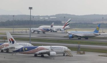 Suasana di Lapangan Terbang Antarabangsa Kuala Lumpur Terminal 1 (KLIA T1) kekal stabil dan terkawal/Foto BERNAMA