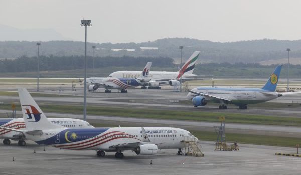 Suasana di Lapangan Terbang Antarabangsa Kuala Lumpur Terminal 1 (KLIA T1) kekal stabil dan terkawal/Foto BERNAMA