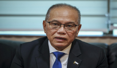 Menteri Besar Pahang Datuk Seri Wan Rosdy Wan Ismail