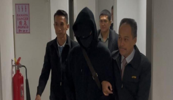 Khairul Faiz mengaku tidak bersalah atas dua pertuduhan rasuah di Mahkamah Sesyen Kuala Terengganu./ Foto Bernama
