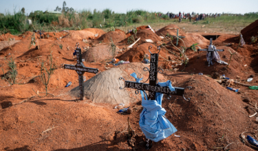 Kawasan perkuburan Nyamurongo, salah satu tapak pengebumian individu yang meninggal akibat Ebola/ AFP