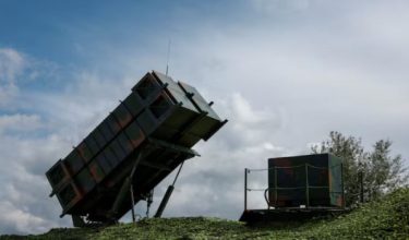 Sistem pertahanan udara Patriot antara senjata yang dibekalkan Amerika Syarikat kepada Ukraine/Foto Reuters