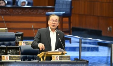 Perdana Menteri Datuk Seri Anwar Ibrahim di Dewan Negara hari ini/Foto JaPEN