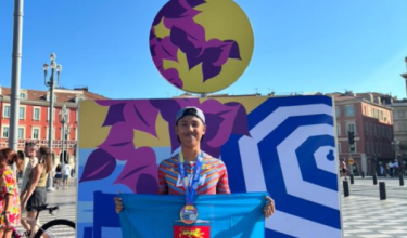 Ahmad Dani Amir Fariz, 19, semasa segmen berbasikan Kejohanan Dunia Ironman 70.3 2026 di Nice, Perancis. / Foto UKM