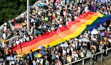 Perarakan Budapest Pride 2026 berlangsung dengan harapan PM baharu Peter Magyar memansuhkan sekatan ketat terhadap hak LGBTQ/Foto AFP