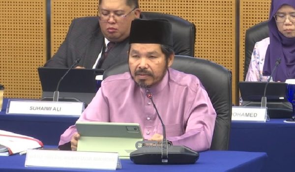 Datuk Seri Dr. Mohd Uzir Mahidin