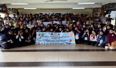 Program Rakan Demokrasi Suara 18 disertai seramai 110 peserta terdiri pelajar SMK Abi dan sukarelawan bersempena Hari Sukarelawan Antarabangsa 2025