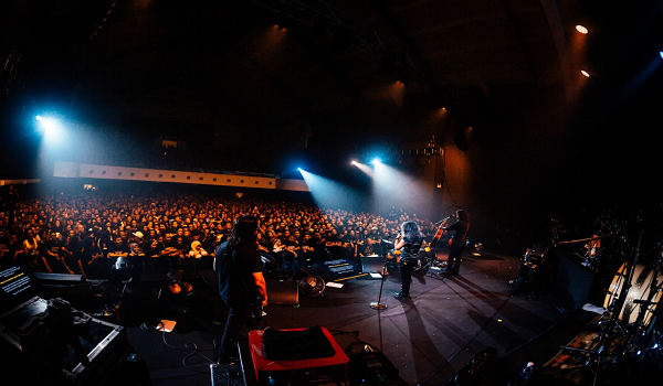 Kumpulan rock Barbarik beraksin di Pentas Barbarik Live @ Odeon KL