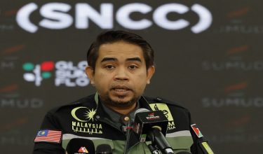 SEPANG, 4 Mei -- Ketua Pengarah Sumud Nusantara Command Center (SNCC) Datuk Dr Sani Araby Abdul Alim Araby bercakap pada sidang media khas mengenai perkembangan terkini Misi Global Sumud Flotilla 2026 di SNCC hari ini.

--fotoBERNAMA (2026) HAK CIPTA TERPELIHARA