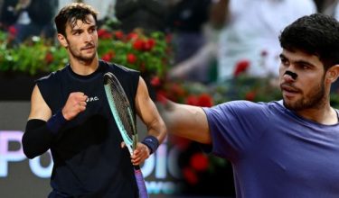 Lorenzo Musetti (kiri), Carlos Alcaraz (kanan) - Foto AFP