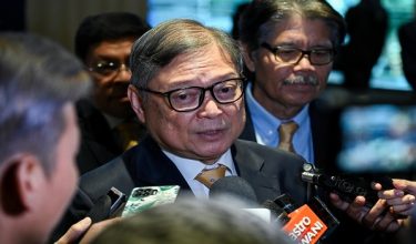 KUALA LUMPUR, April 28 -- Chief Executive Officer of Malaysia External Trade Development Corporation (MATRADE), Abu Bakar Yusof speaks during the press conference after the soft launch of the 22nd Malaysia International Halal Showcase 2026, held at the Malaysia International Trade and Exhibition Centre, Kuala Lumpur today.

-- fotoBERNAMA (2026) COPYRIGHT RESERVED