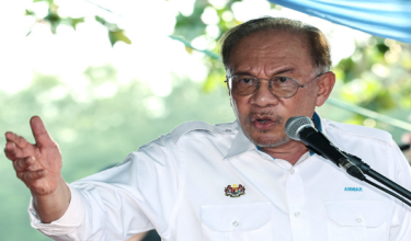 Perdana Menteri berucap pada majlis jamuan minum petang bersama komuniti nelayan, peladang dan masyarakat setempat di sini.