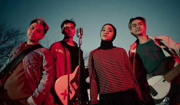 Insomniacks bersama Nabila Taqiyyah (dua kanan) berkolaborasi dalam single baharu 'Belum Mulai'