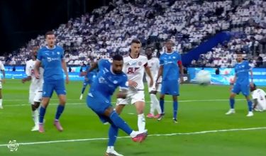 Al Hilal menewaskan Al Faisaly 4-2/ REUTERS