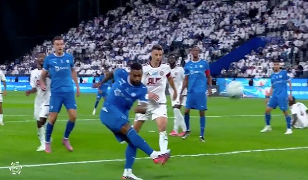 Al Hilal menewaskan Al Faisaly 4-2/ REUTERS