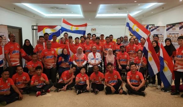 majlis Penyerahan Bendera Kontinjen Wilayah Persekutuan Labuan berlangsung di Ujana Kewangan.