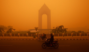 Keadaan di Palangkaraya di Indonesia susulan kebakaran hutan yang mencetuskan krisis pencemaran udara/ AFP