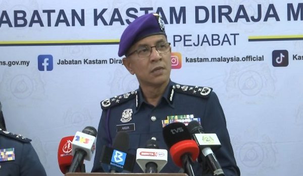 ‎Ketua Pengarah ‎Jabatan Kastam Diraja Malaysia (JKDM), Datuk Seri Amran Ahmad