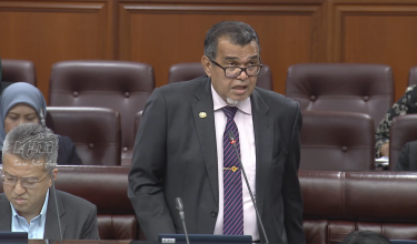 Timbalan Menteri Pengangkutan, Datuk Hasbi Habibollah ketika di Dewan Negara