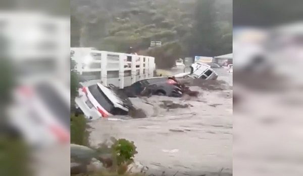 1601 LNR AMARAN BANJIR KEBAKARAN AUSTRALIA