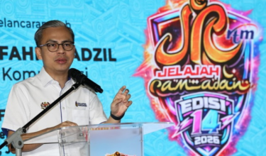 Datuk Fahmi Fadzil/ BERNAMA