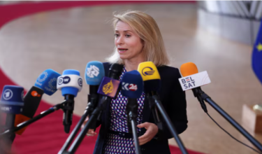 Wakil Tinggi Kesatuan Eropah bagi Hal Ehwal Luar dan Dasar Keselamatan, Kaja Kallas, bercakap kepada media ketika tiba untuk menghadiri mesyuarat Menteri Tenaga dan Menteri Luar Kesatuan Eropah di Brussels, Belgium/ REUTERS