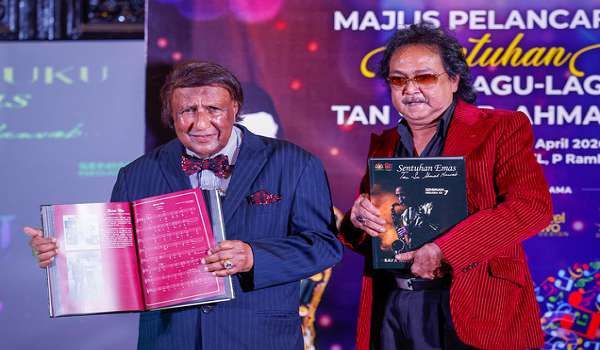 1604 HBN BUKU AHMAD NAWAB