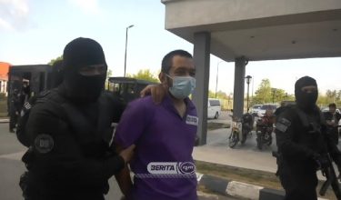 Suspek, Hafizul Hawari, 38, dibawa ke Mahkamah Majistret Kota Bharu, Kelantan, hari ini
