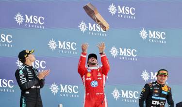 Hamilton manfaatkan strategi hentian pit