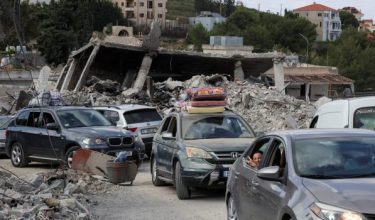 Penduduk Lubnan pulang ke rumah masing-masing selepas pengumuman perjanjian damai AS-Iran/Foto REUTERS